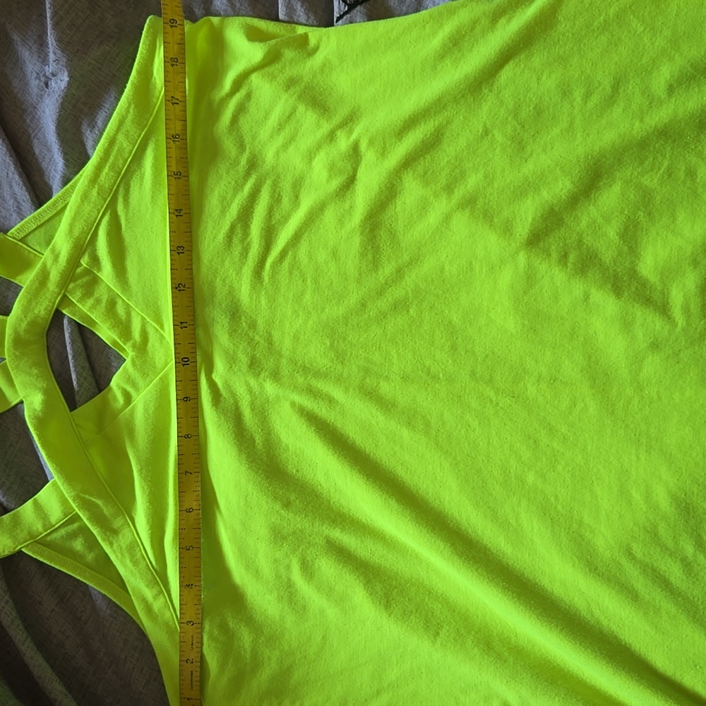 Torrid Size 2 Bright Yellow Tank Top - Picture 3 of 3
